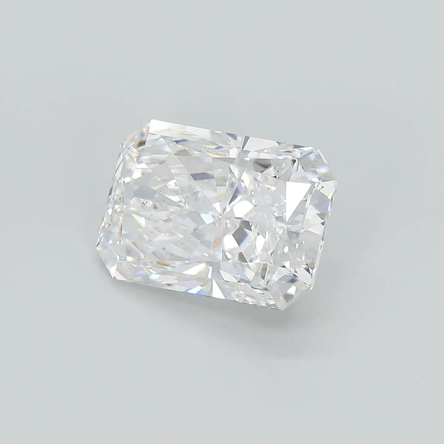 Lab-Grown Radiant Diamond - 4.5 Carats, E Color, VS2 Clarity - Sustainable Luxury and Dazzling Brilliance-IGI·Certified