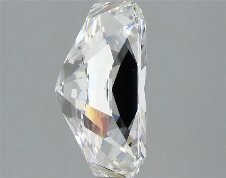 Lab-Grown Radiant Diamond - 3.99 Carats, E Color, VS1 Clarity - Sustainable Luxury and Dazzling Brilliance-IGI·Certified