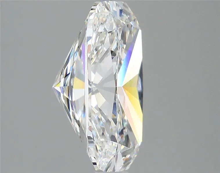 Lab-Grown Elongated Cushion Diamond - 4 Carats, E Color, VS1 Clarity - Sustainable Luxury and Dazzling Brilliance-IGI·Certified