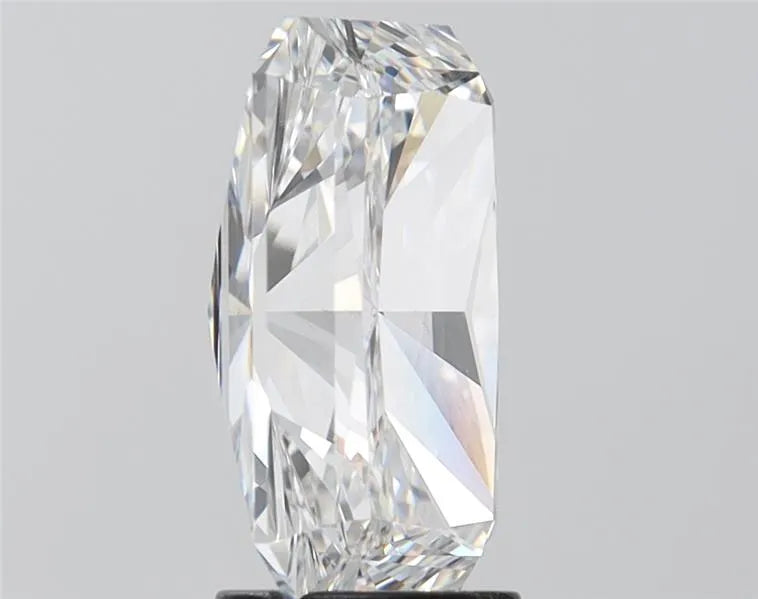 Lab-Grown Radiant Diamond - 4.01 Carats, E Color, VS1 Clarity - Sustainable Luxury and Dazzling Brilliance-IGI·Certified