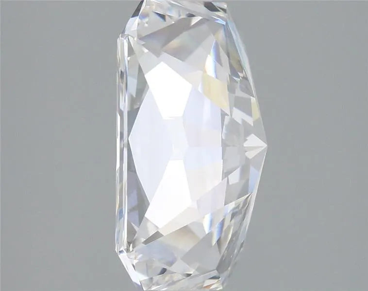 Lab-Grown Radiant Diamond - 3.96 Carats, E Color, VVS2 Clarity - Sustainable Luxury and Dazzling Brilliance-IGI·Certified