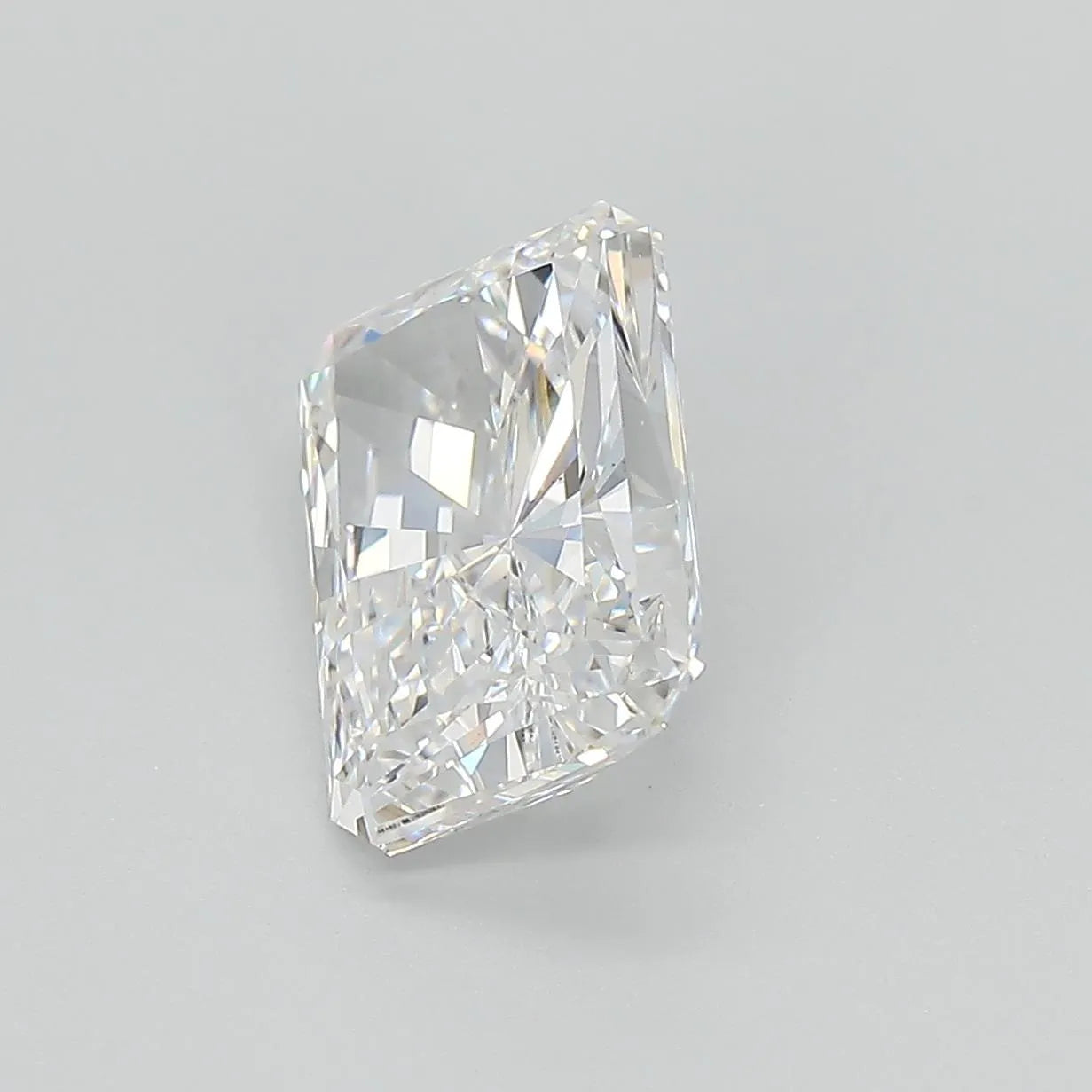 Lab-Grown Radiant Diamond - 3.04 Carats, E Color, VS2 Clarity - Sustainable Luxury and Dazzling Brilliance-IGI·Certified