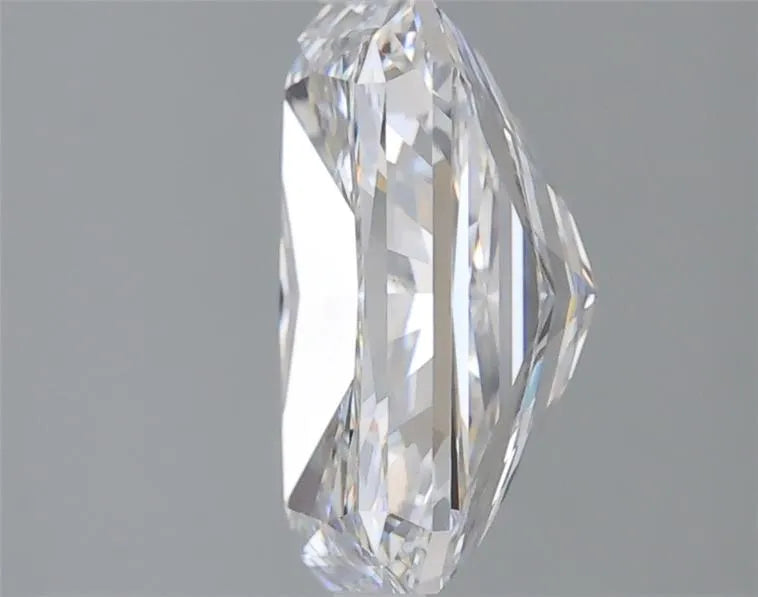 Lab-Grown Radiant Diamond - 3.02 Carats, E Color, VVS2 Clarity - Sustainable Luxury and Dazzling Brilliance-IGI·Certified