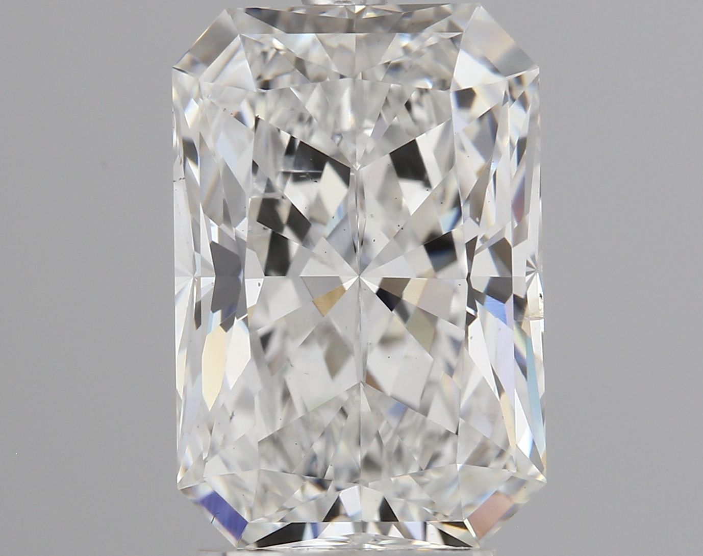 Lab-Grown RADIANT Diamond - 3.04 Carats, F Color, SI1 Clarity - Sustainable Luxury and Dazzling Brilliance-IGI·Certified