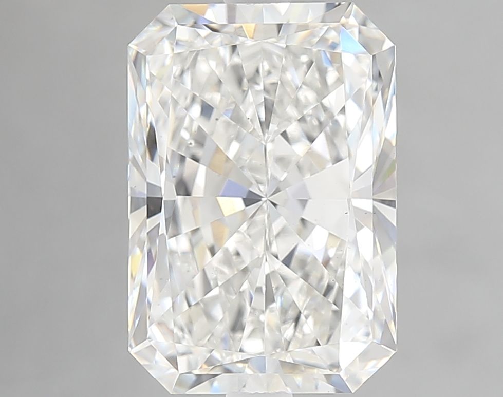 Lab-Grown RADIANT Diamond - 4.5 Carats, F Color, VS2 Clarity - Sustainable Luxury and Dazzling Brilliance-IGI·Certified