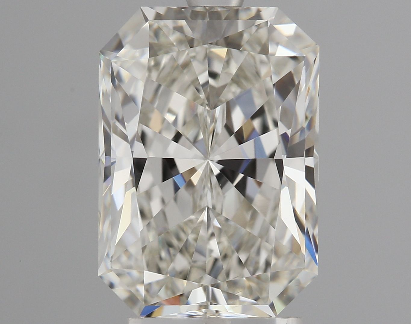 Lab-Grown RADIANT Diamond - 3.01 Carats, H Color, VS2 Clarity - Sustainable Luxury and Dazzling Brilliance-IGI·Certified